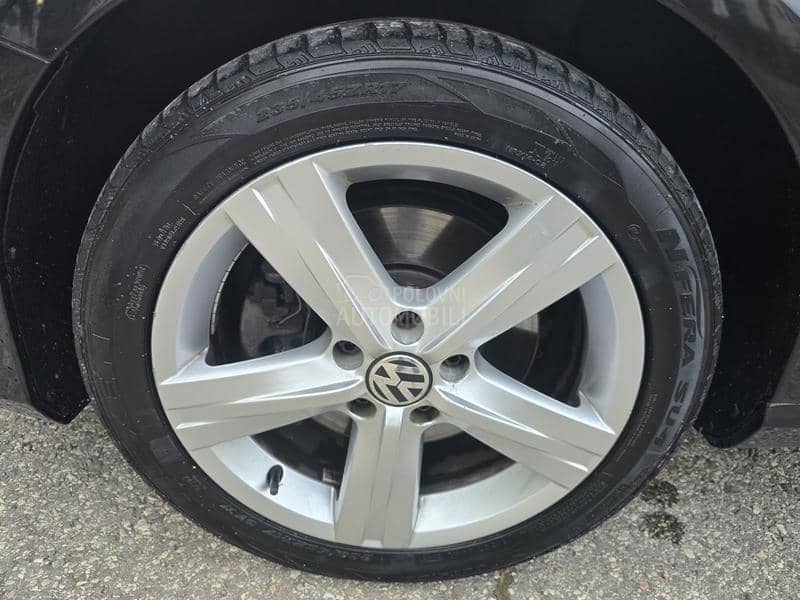 Volkswagen Passat B7 2.0Tdi. HIGHLINE