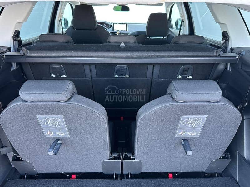 Peugeot 5008 1.5 hdi 7 sed