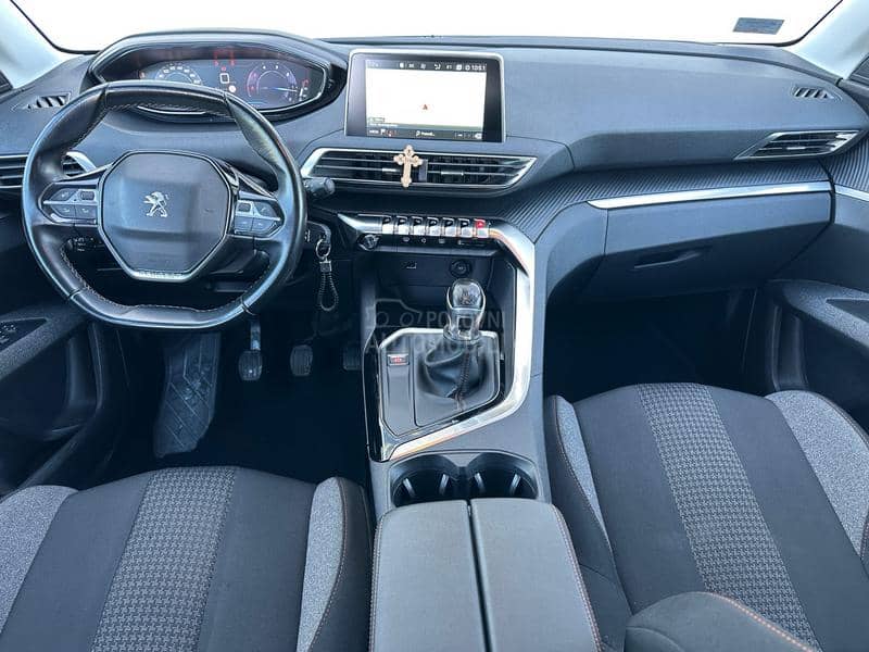 Peugeot 5008 1.5 hdi 7 sed