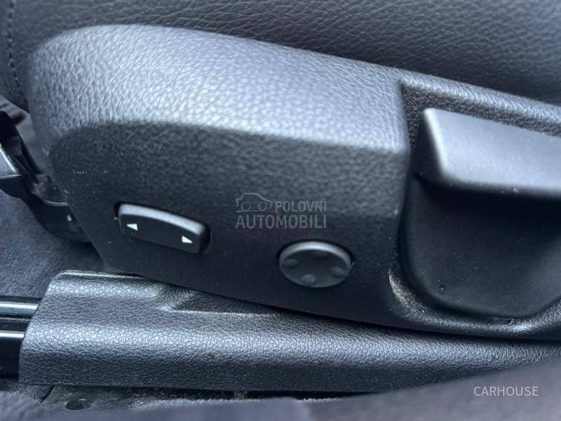 BMW 320 I AUT LED NAV CH