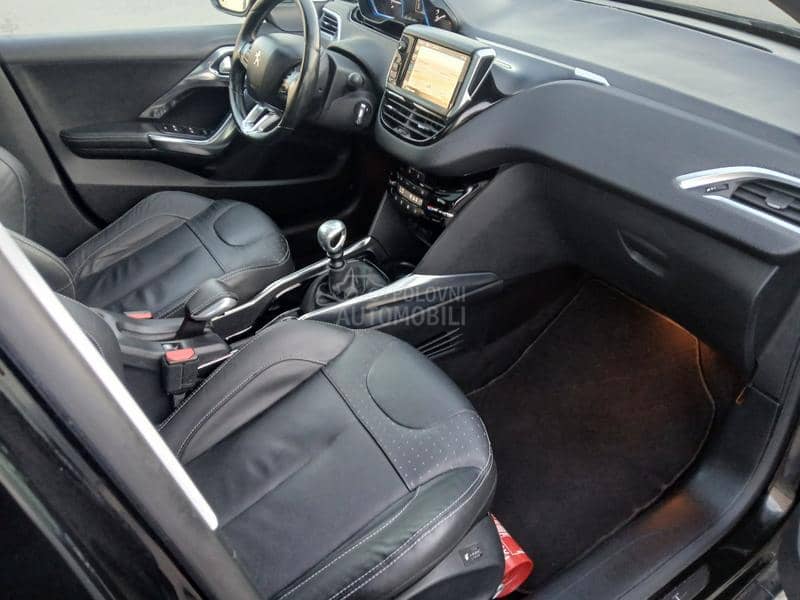 Peugeot 2008 Titanium