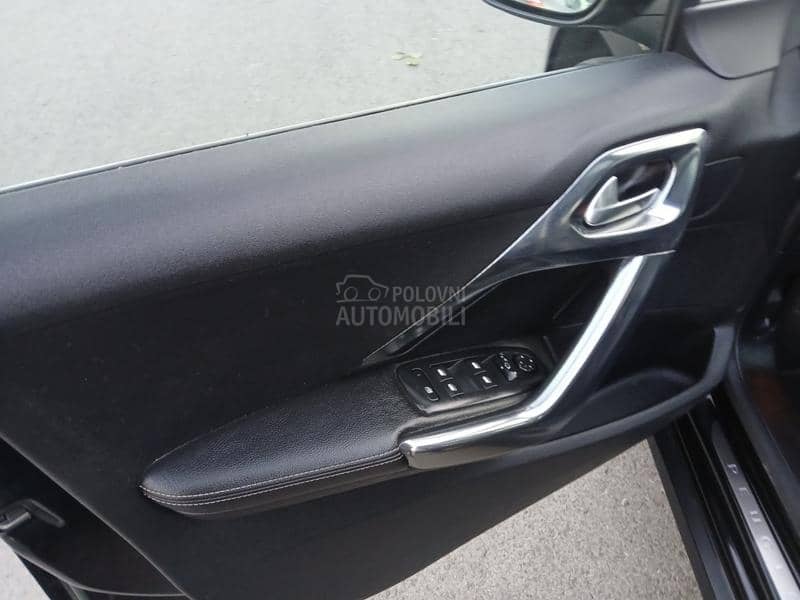 Peugeot 2008 Titanium