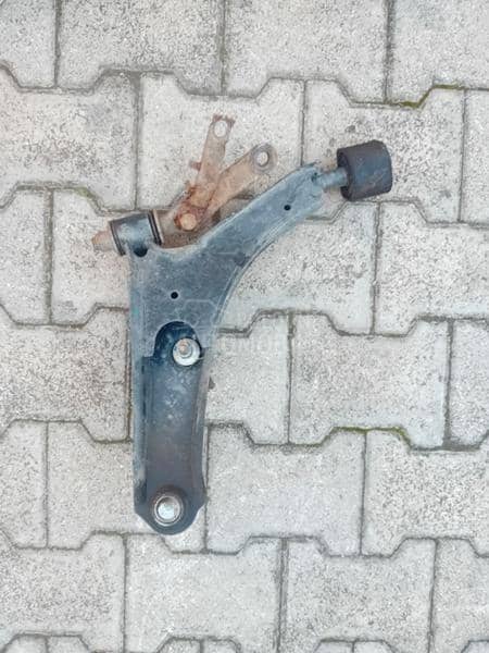 Prednja desna viljuska rame