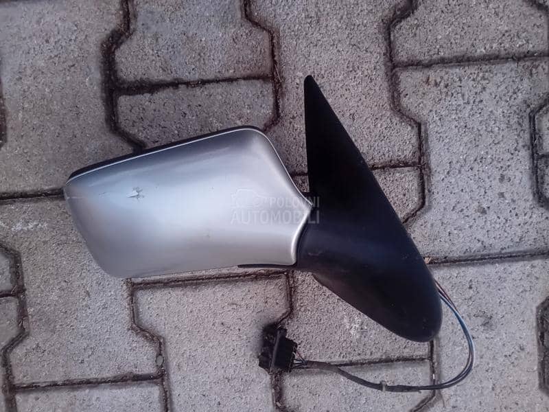 Desni retrovizor elektricni