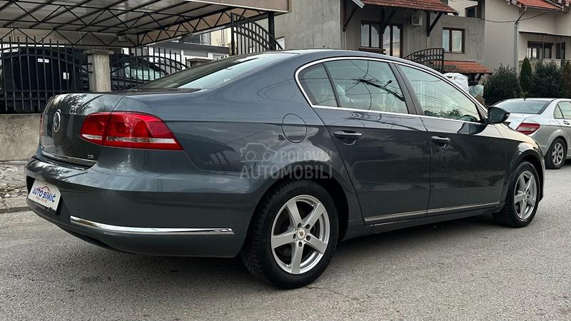 Volkswagen Passat B7 1.6 TDI IZUZEETAN