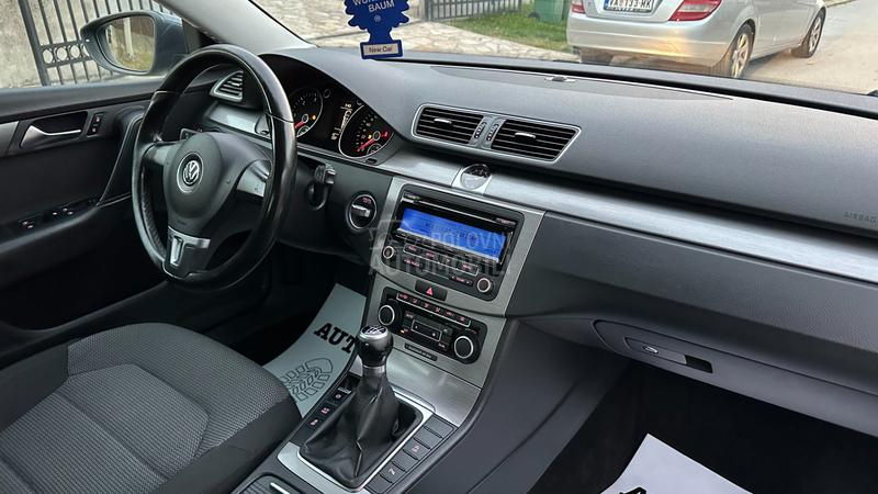 Volkswagen Passat B7 1.6 TDI IZUZEETAN