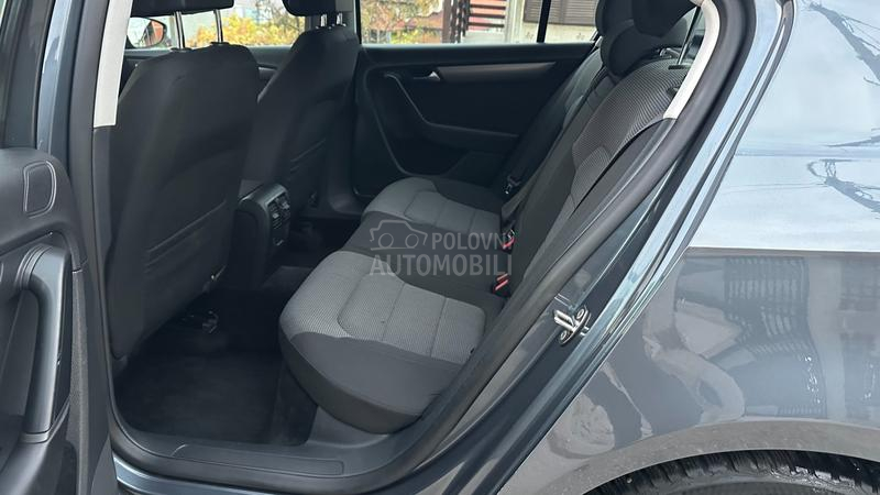 Volkswagen Passat B7 1.6 TDI IZUZEETAN