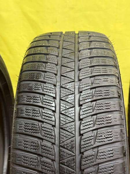 Falken 205/55 R17 Zimska