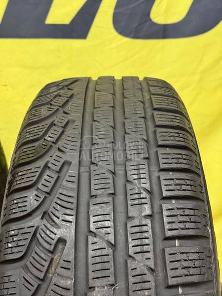 Pirelli 215/60 R17 Zimska