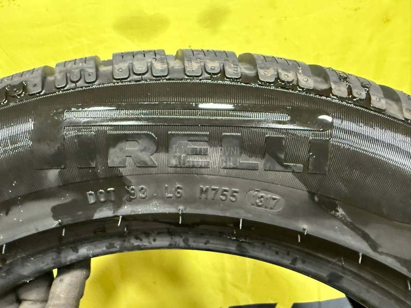 Pirelli 215/60 R17 Zimska