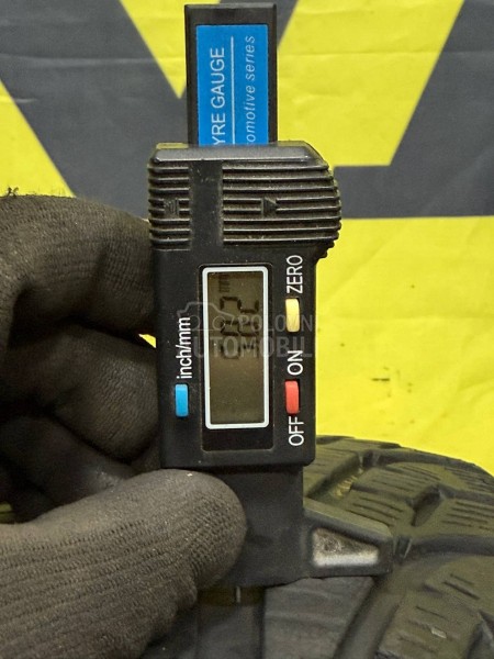 Pirelli 215/60 R17 Zimska