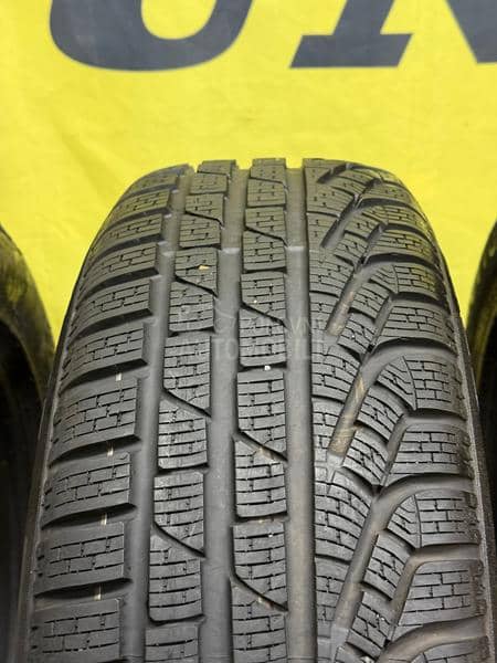Pirelli 215/60 R17 Zimska