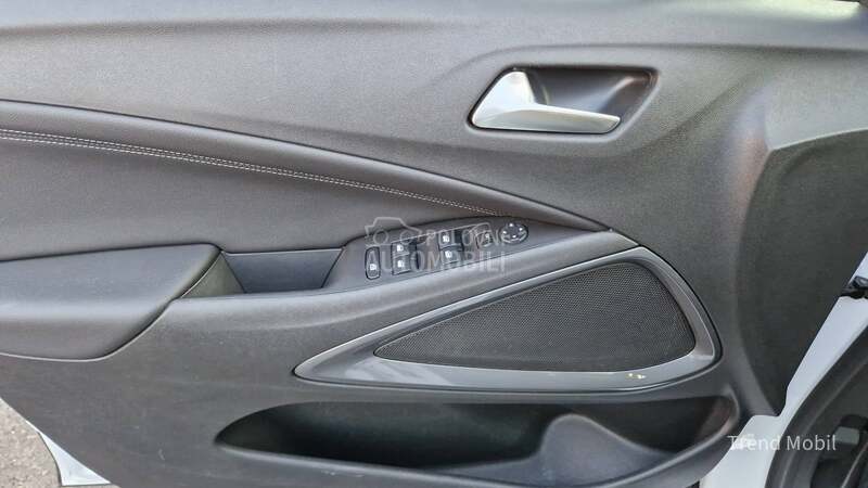 Opel Crossland X  1.2 Elegance