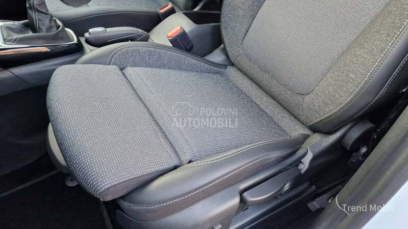 Opel Crossland X  1.2 Elegance