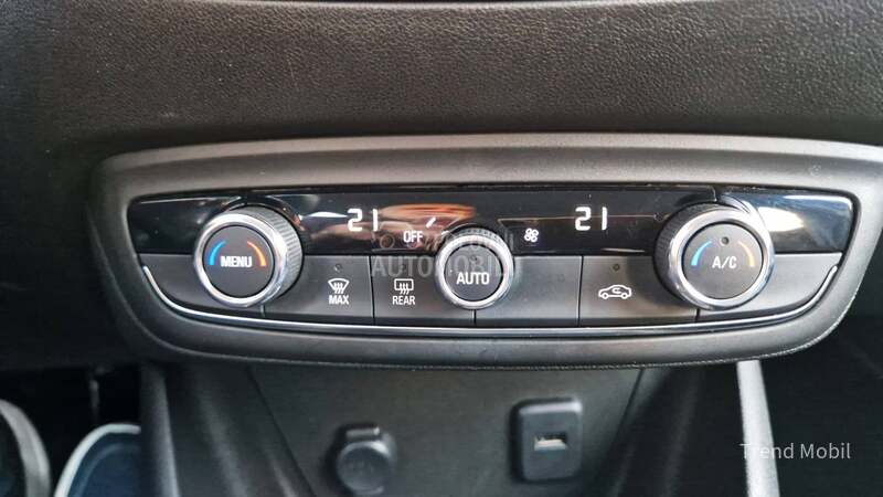 Opel Crossland X  1.2 Elegance