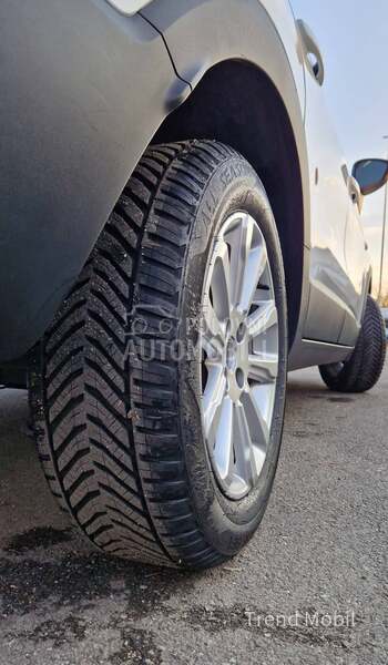 Opel Crossland X  1.2 Elegance