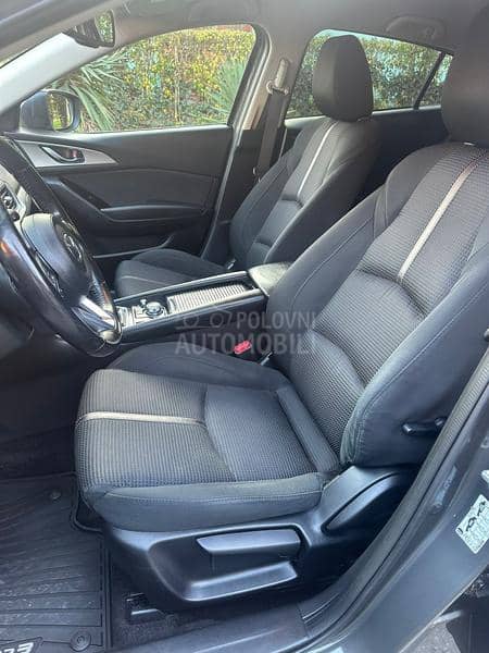 Mazda 3 Sky active