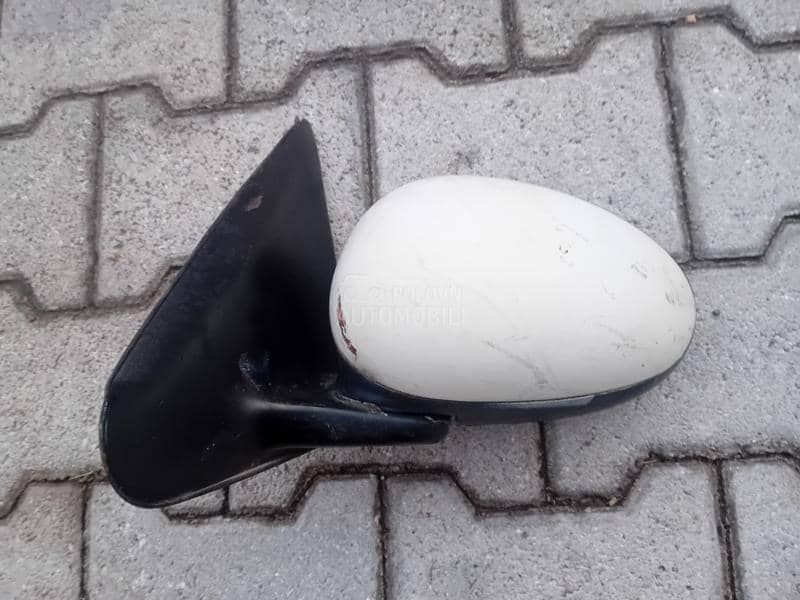 Levi retrovizor mehanicki