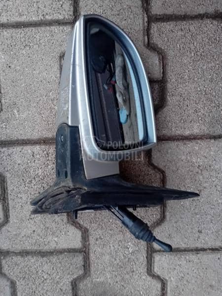 Levi retrovizor mehanicki