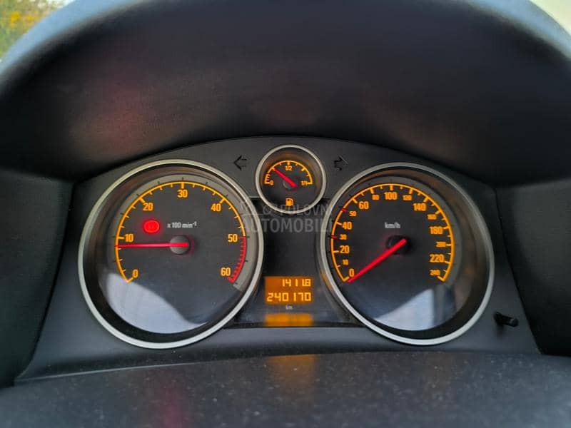 Opel Astra H GTC  1.3CDTI