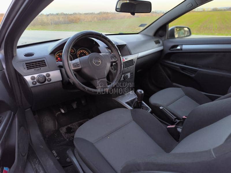 Opel Astra H GTC  1.3CDTI