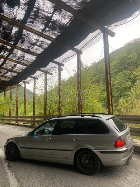 BMW 330 