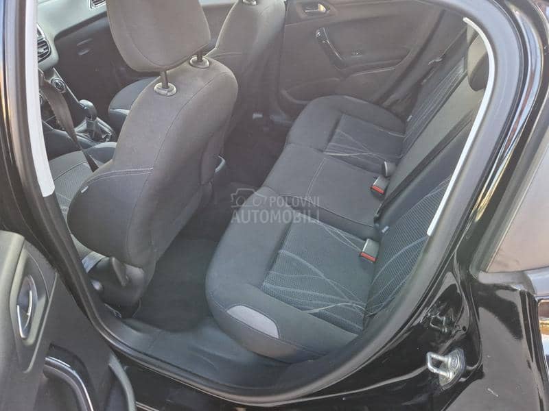 Peugeot 208 1.2 Alurre