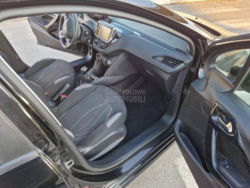 Peugeot 208 1.2 Alurre