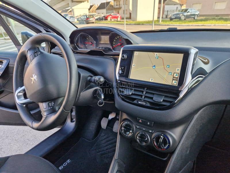 Peugeot 208 1.2 Alurre