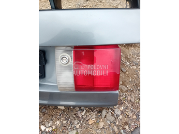 Desno stop svetlo za Audi 80