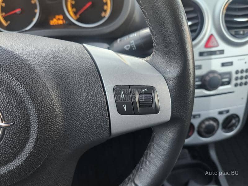 Opel Corsa D 1.4 SATELITE