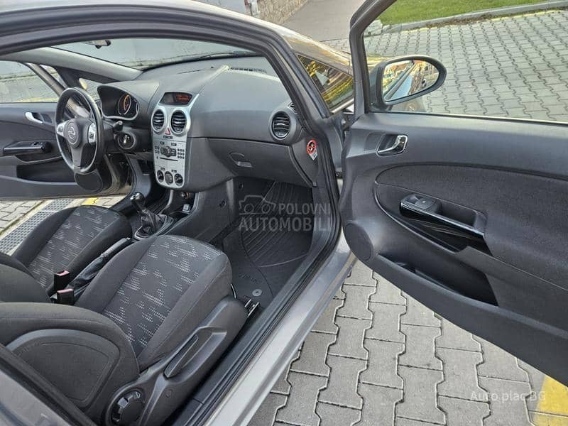 Opel Corsa D 1.4 SATELITE