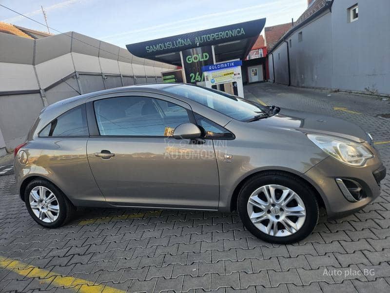 Opel Corsa D 1.4 SATELITE