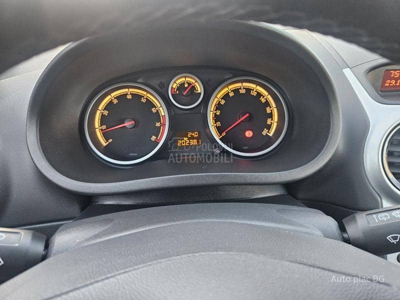Opel Corsa D 1.4 SATELITE