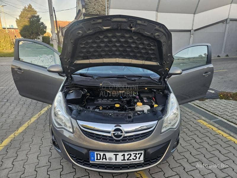Opel Corsa D 1.4 SATELITE