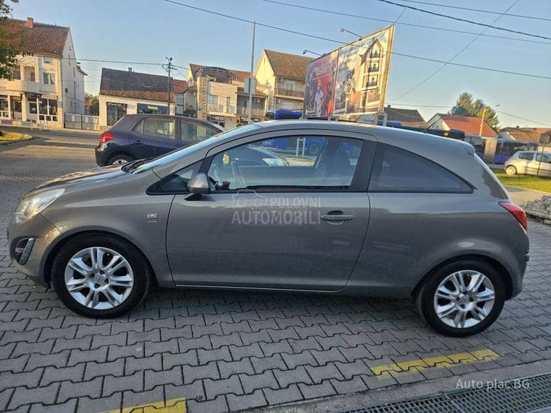 Opel Corsa D 1.4 SATELITE
