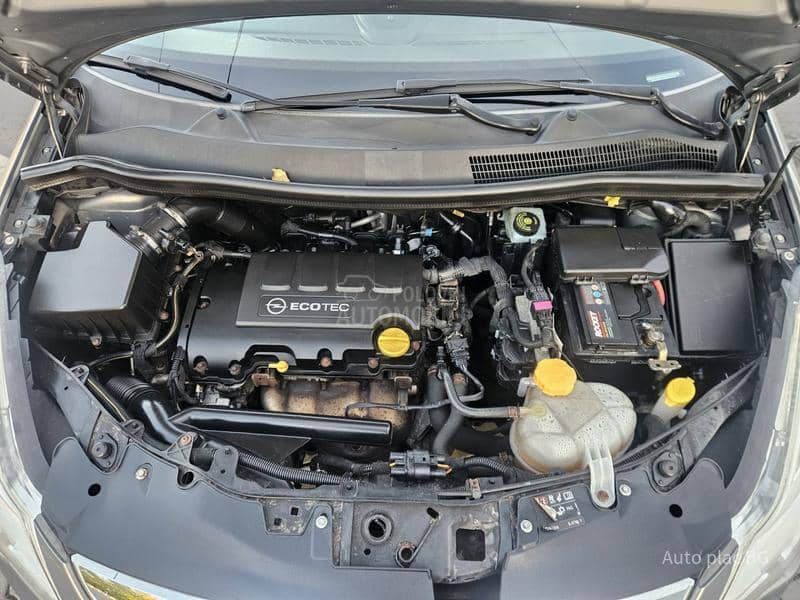 Opel Corsa D 1.4 SATELITE