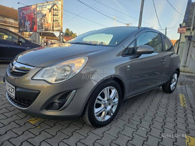 Opel Corsa D 1.4 SATELITE