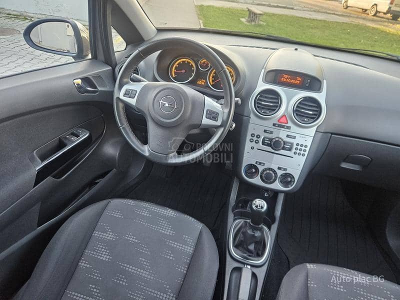 Opel Corsa D 1.4 SATELITE