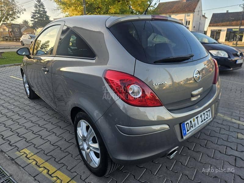 Opel Corsa D 1.4 SATELITE