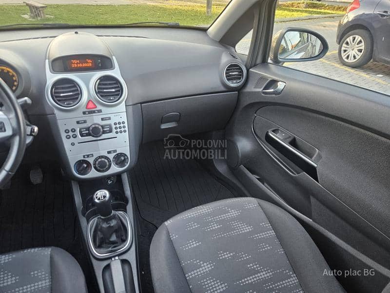 Opel Corsa D 1.4 SATELITE