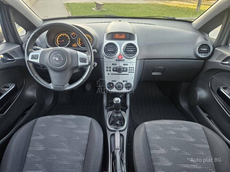 Opel Corsa D 1.4 SATELITE