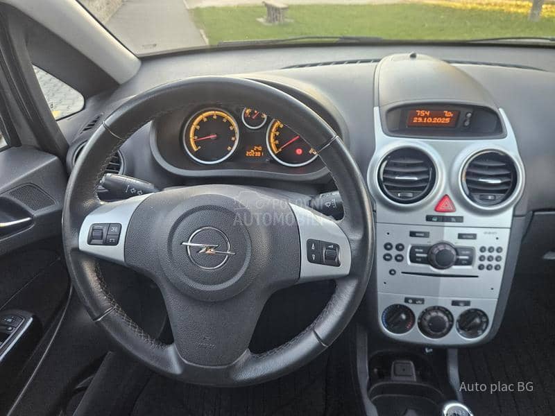 Opel Corsa D 1.4 SATELITE