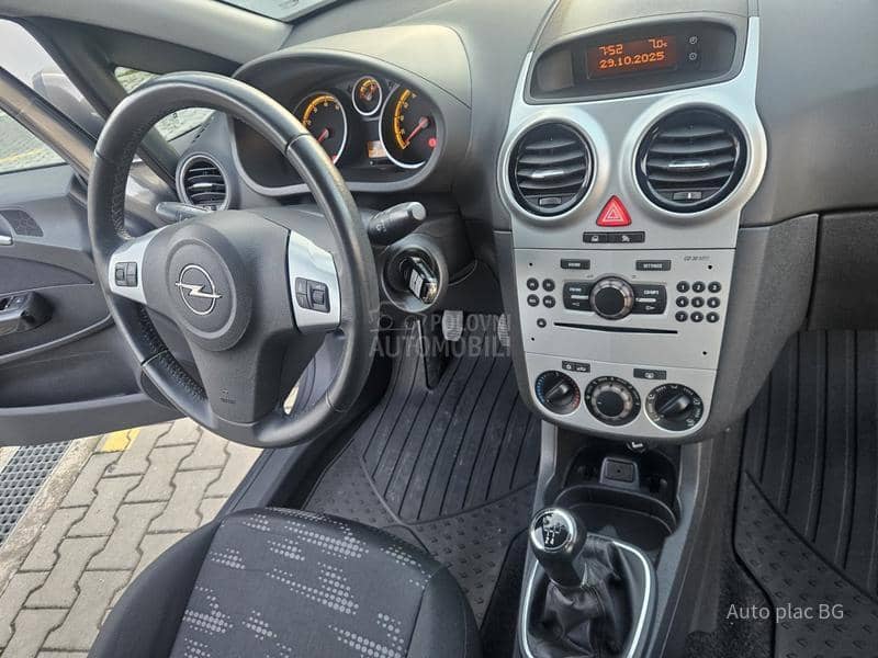 Opel Corsa D 1.4 SATELITE