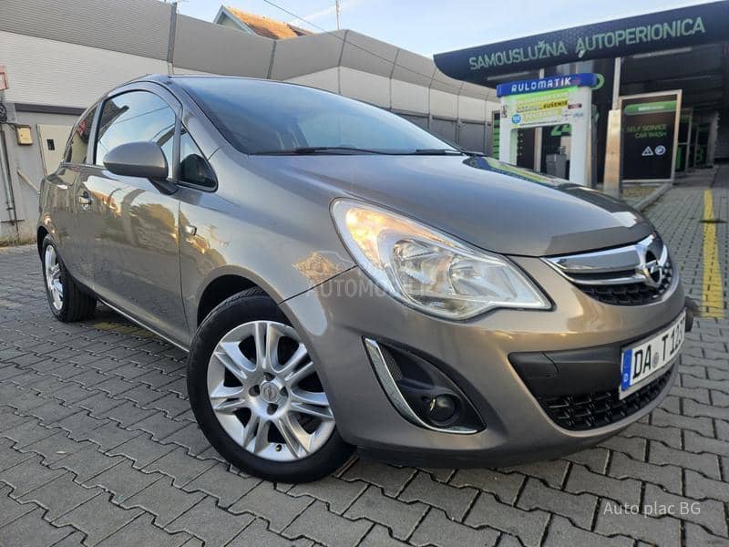 Opel Corsa D 1.4 SATELITE