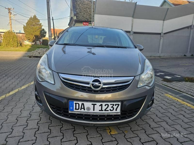 Opel Corsa D 1.4 SATELITE