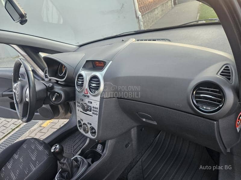 Opel Corsa D 1.4 SATELITE