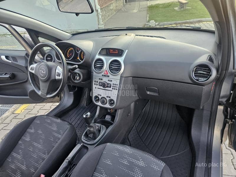 Opel Corsa D 1.4 SATELITE