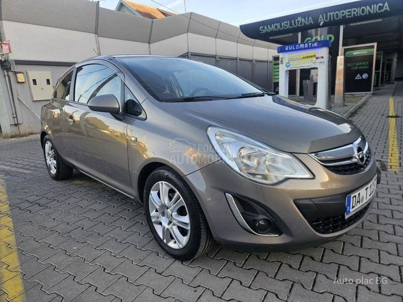 Opel Corsa D 1.4 SATELITE