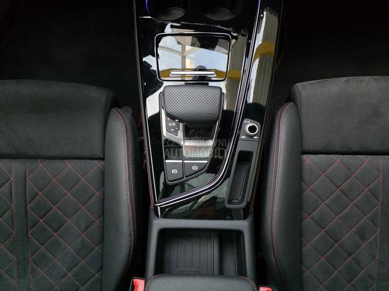 Audi A4 40TFSI S line